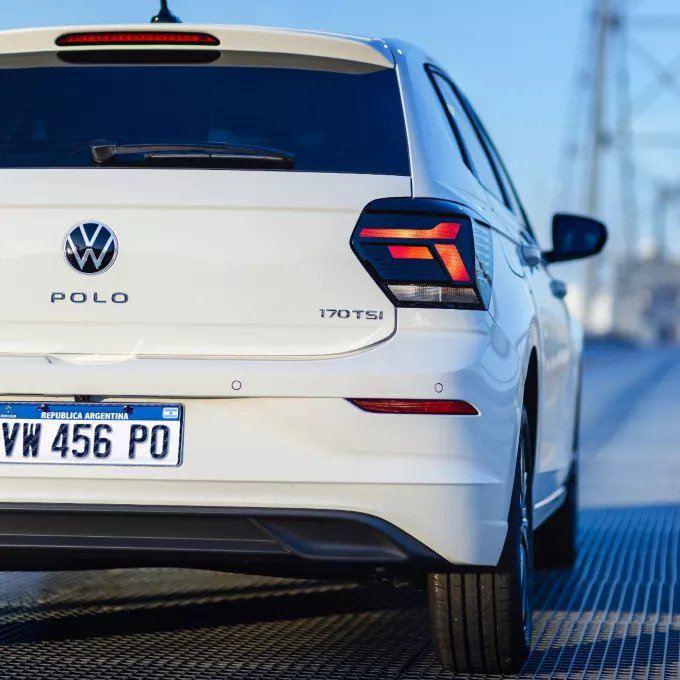 Imagen de las luces traseras equipadas en el VW Polo Hatchback en color blanco