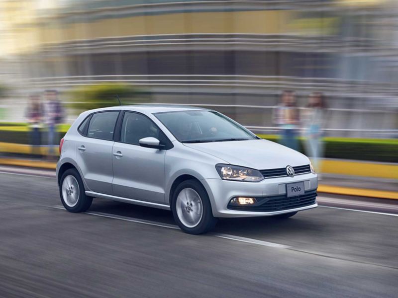 Consejos para comprar tu primer auto - Descubre por qué un seminuevo VW puede ser una gran opción. 