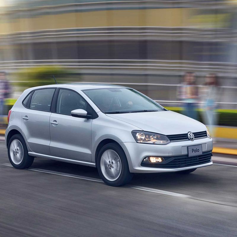 Consejos para comprar tu primer auto - Descubre por qué un seminuevo VW puede ser una gran opción. 