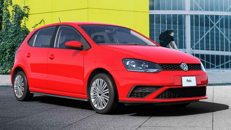 Polo VW modelo 2021. Hatchback en color rojo.