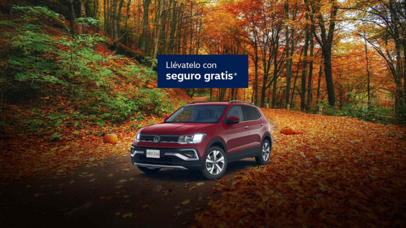Taigun seminuevo en promoción. Modelo SUV en color rojo con paisaje mexicano.
