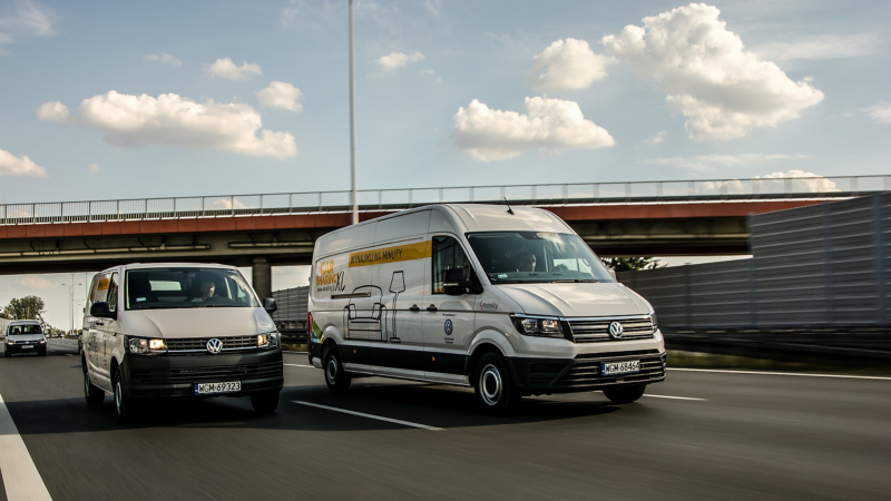 Dostawcze Volkswageny z okleiną w ofercie carsharingu.