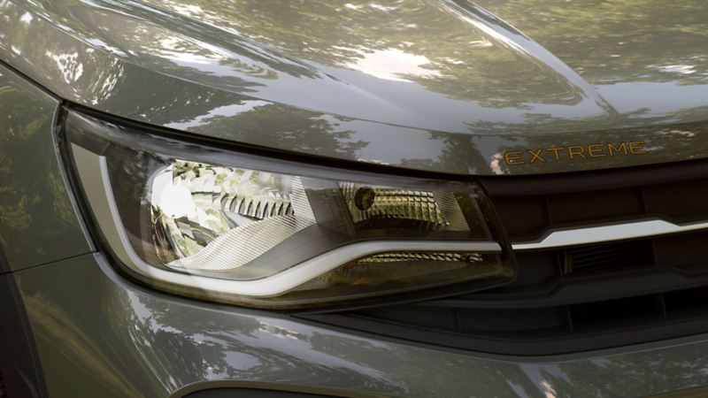 Faros de luces LED delanteros en Volkswagen Saveiro Extreme 2024. 
