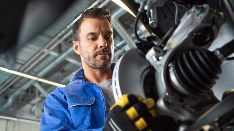 VW - Servicio Especializado con herramientas adecuadas