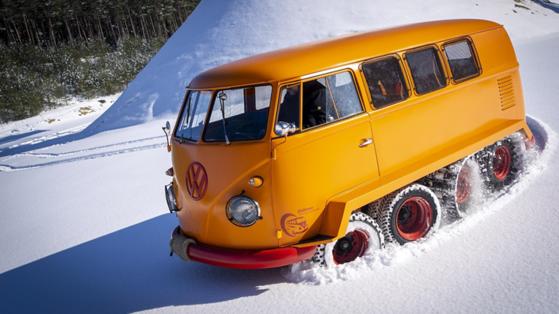 VW T1 Caterpillar Fox 1962 restaurerad från grunden och premiärkörd igen 2022