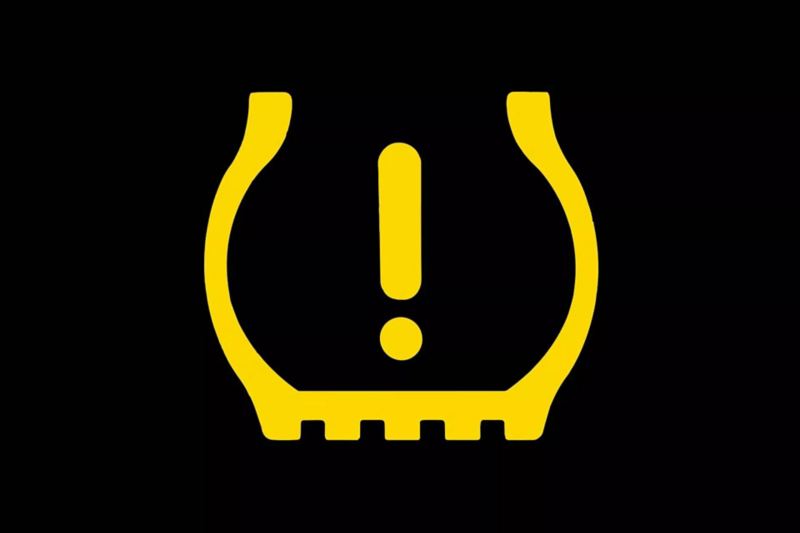 Icono de testigo de pérdida de presión de neumáticos en autos Volkswagen.