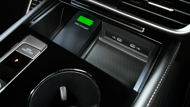 Módulo de carga inalámbrica para celulares en Volkswagen Teramont 2026. 