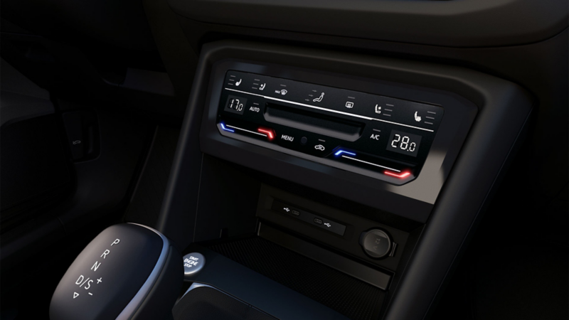 Fotografía del sistema climatronic integrado en la versión R-Line del nuevo Tiguan 2022.