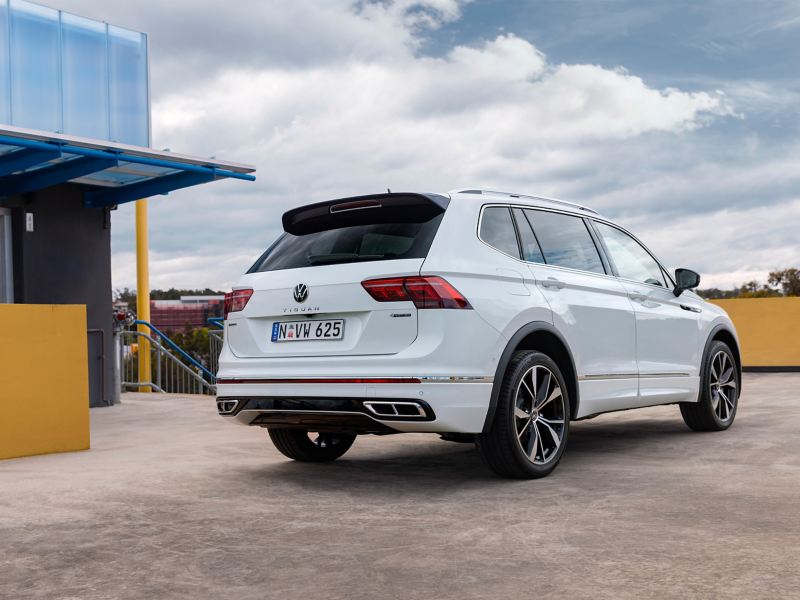 Rear View of the Volkswangen Tiguan Allspace on the roof.