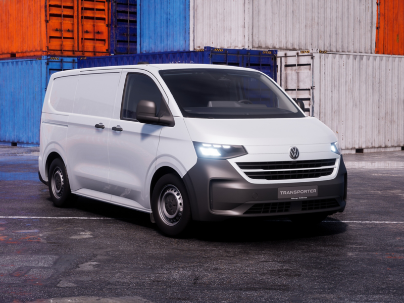 En vit VW Transporter Skåp 2025.