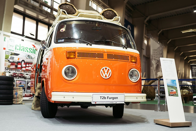 Volkswagen T2b Furgon.