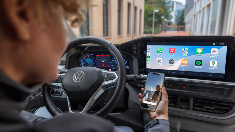 Cabina interior de la camioneta tipo Van VW Transporter Pasajeros