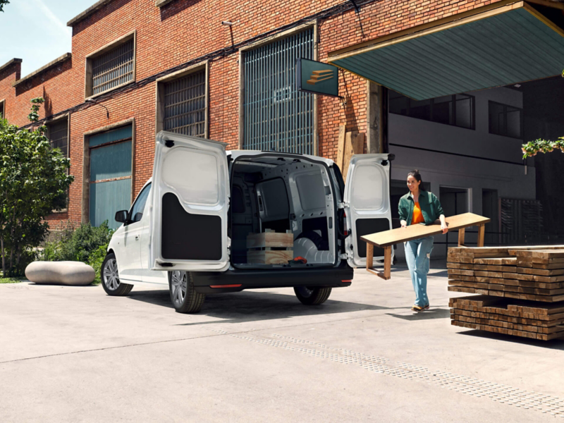 Precio especial en vehículo de trabajo VW Caddy Cargo
