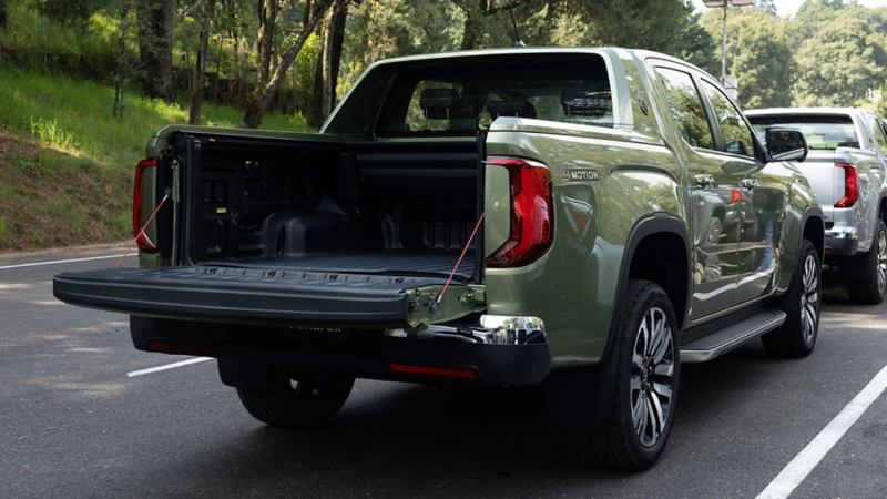 La caja de carga de Amarok tiene el espacio suficiente para cargar con todo