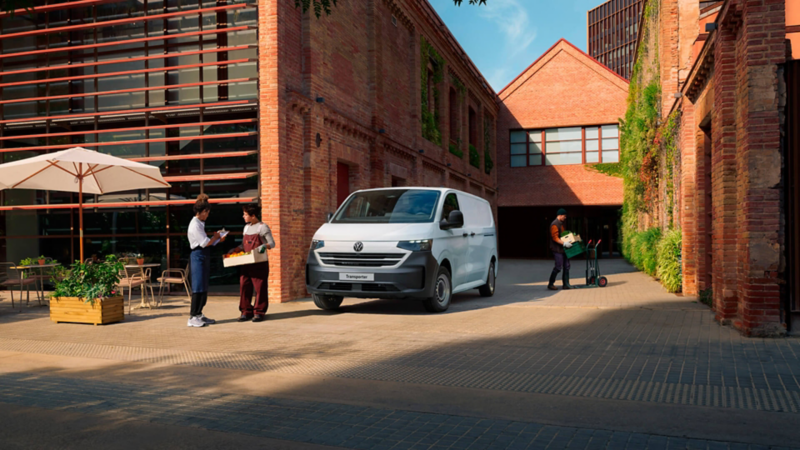 Transporter Cargo Van en un mercado