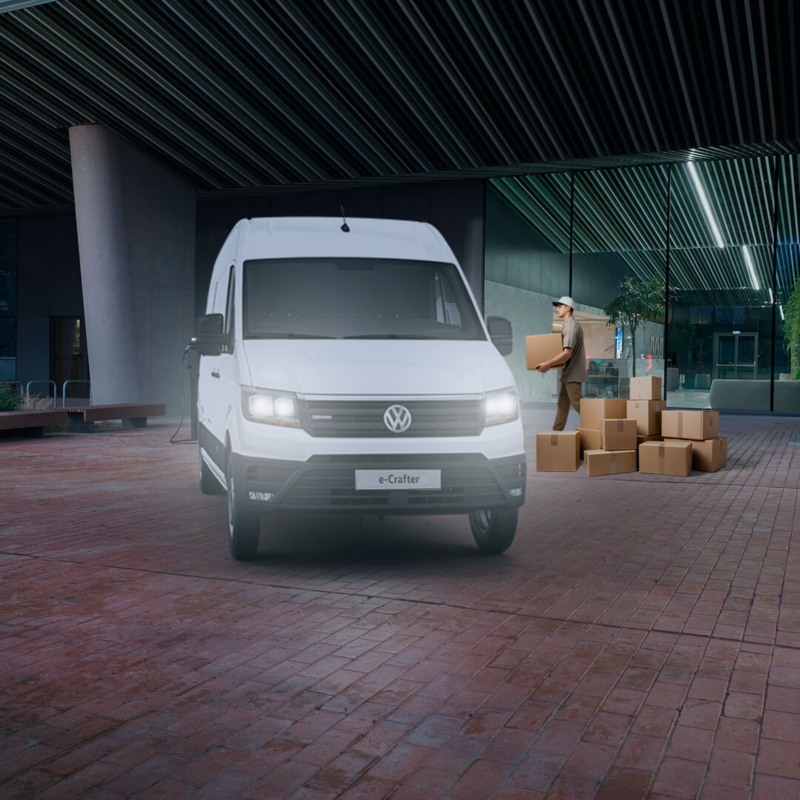 e-Crafter cuenta con faros delanteros LED, ideales para iluminar cada trayecto