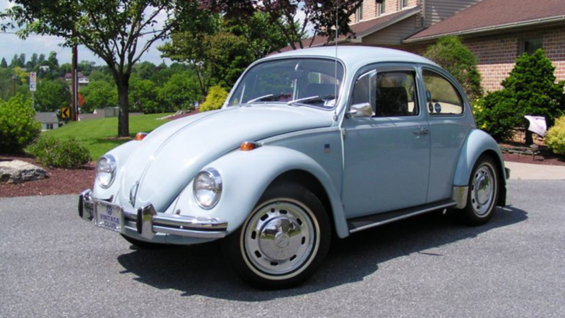 Volkswagen Sedán del año 1959, color Azul Ártico