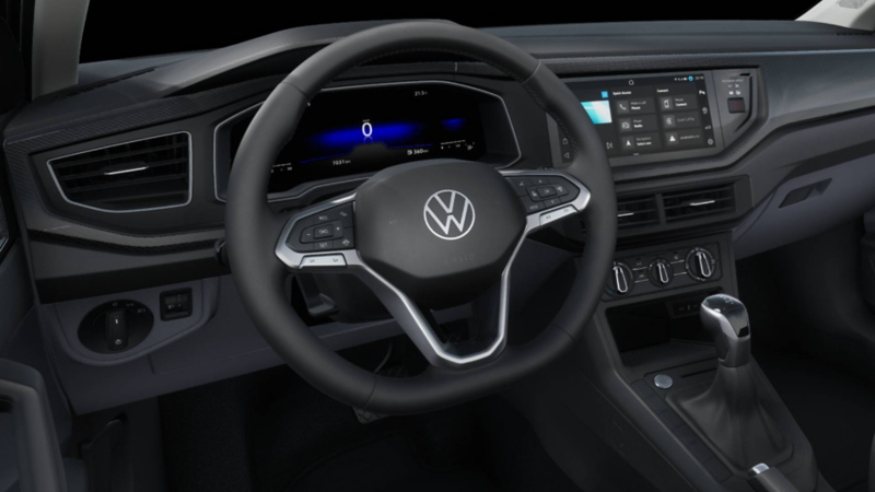 Volante de Polo Track y panel central.