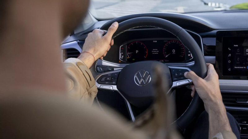 Volante multifunción y Digital Cockpit del Volkswagen Taos