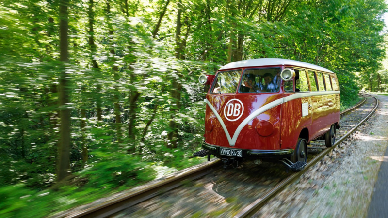 VW T1 ombyggd till dressin för att kunna köras på järnvägsräls.