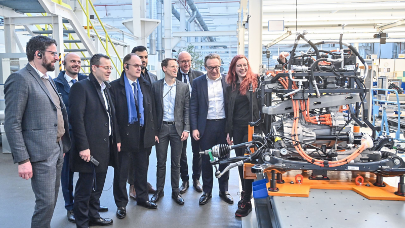 Volkswagen Samochody Dostawcze dostarczy 420 e-Crafterów francuskiej firmie Chronopost specjalizującej się w logistyce miejskiej.
