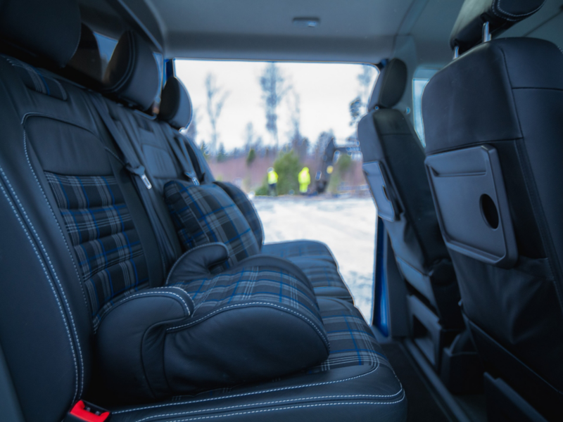 Specialsydda lädersäten och sittkudde i en VW Transporter transportbil