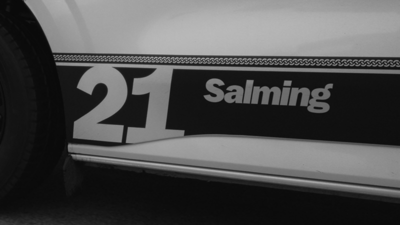 Dekor med siffran 21 samt texten Salming