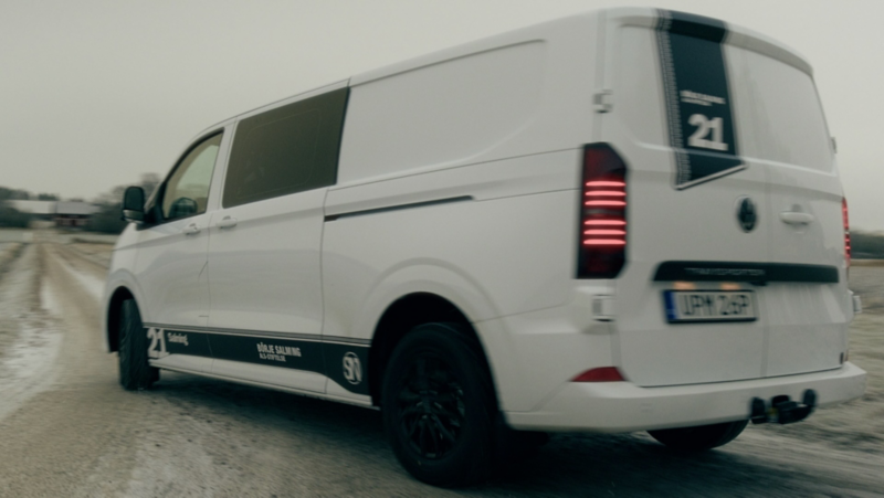 Transporter Twin Cabin Salming Ediiton snett bakifrån
