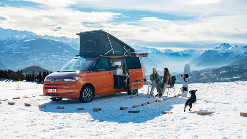 Nya California i vintermiljö med popuptak uppfält