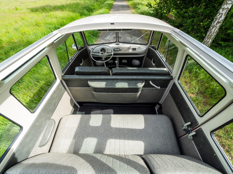 En T1 Samba sedd ovanifrån med soltaket bortplockat