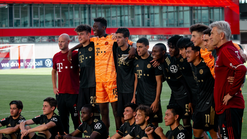 FC Bayern München World Squad Teamfoto