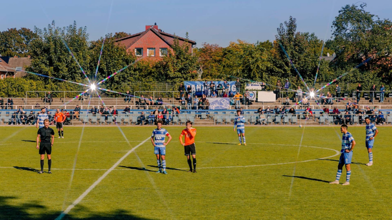 Bremer SV gegen SVL Bremerhaven, Warten auf Anpfiff