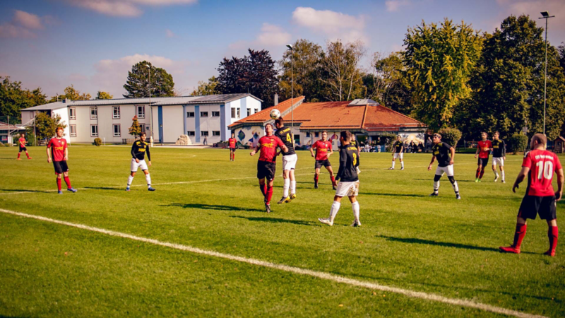 TSV Hechendorf II gegen FC Emmering III, Kopfball