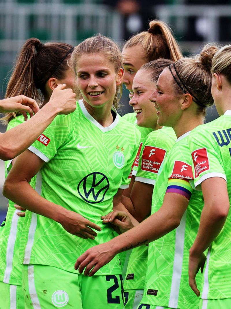 VfL Wolfsburg Frauen, Kathrin Hendrich, Tabea Waßmuth, Svenja Huth, Rebecka Blomqvist, Lena Lattwein​