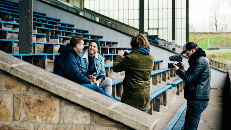 In Schalke vor einer Fankneipe