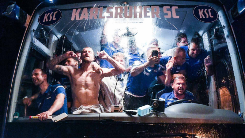 Karlsruher SC, Mannschaftsbus