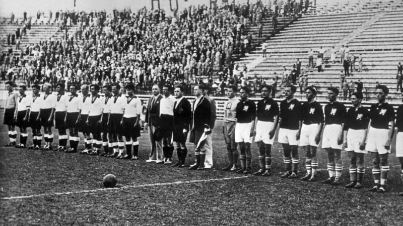 Aufstellung zum WM-Halbfinale 1934: ČSSR gegen Deutschland