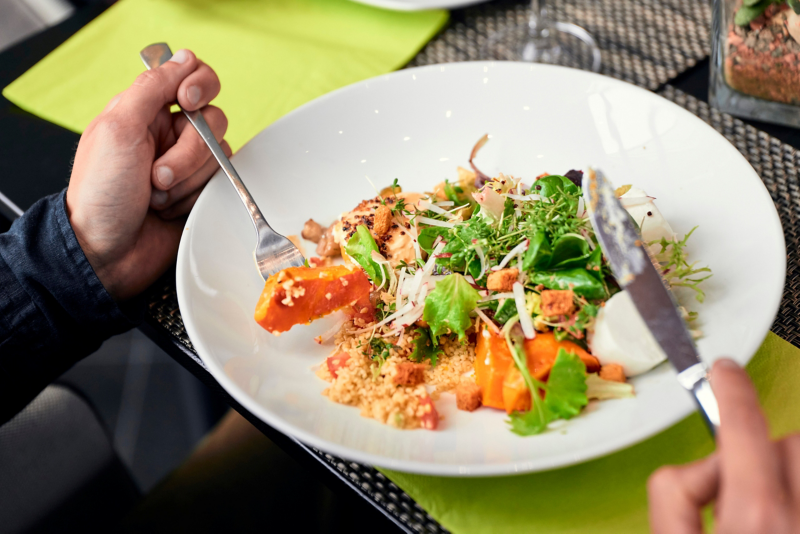 Culinary dishes in the E Vitrum restaurant of the VW Transparent Factory
