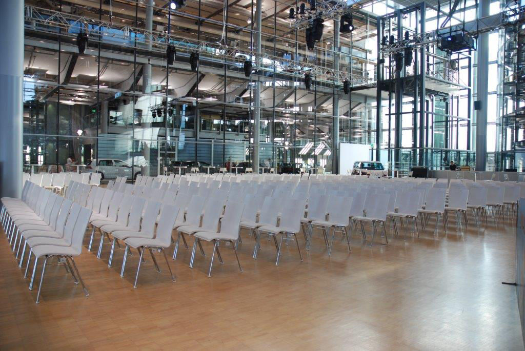 Stühle im ID Forum für eine Veranstaltung