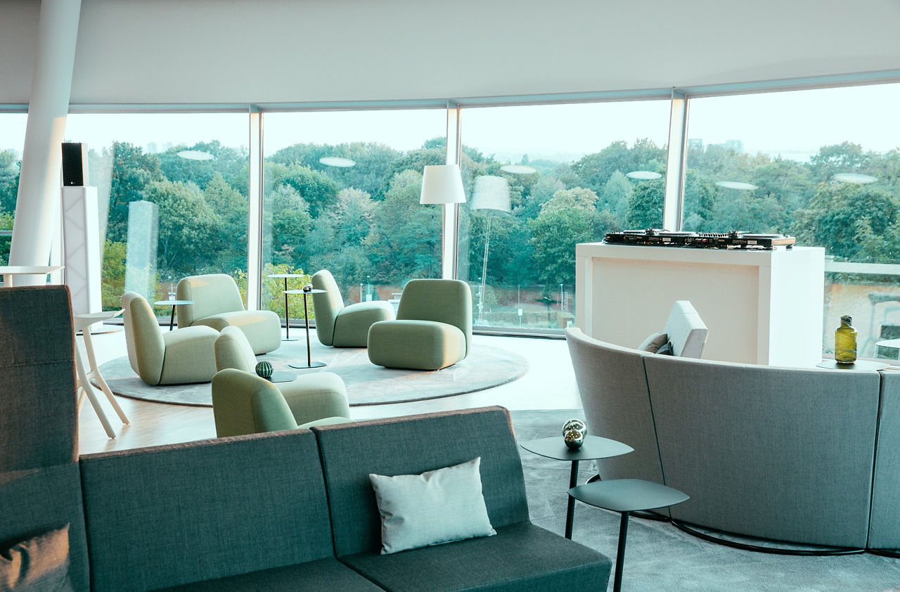 ID Lounge Atelier Innenansicht mit Sitzecke